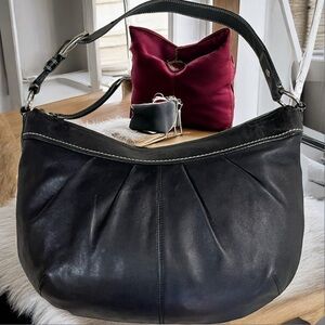 Elegant Vintage SoHo Black Leather Shoulder Bag